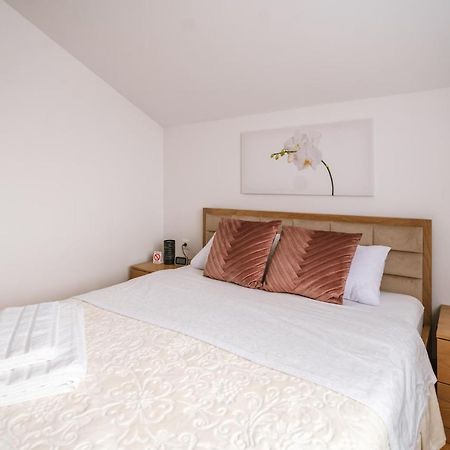 Mikonos Apartman Surčin Екстериор снимка