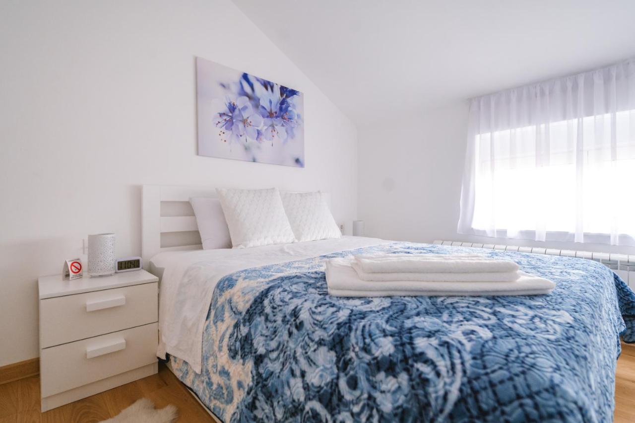 Mikonos Apartman Surčin Екстериор снимка