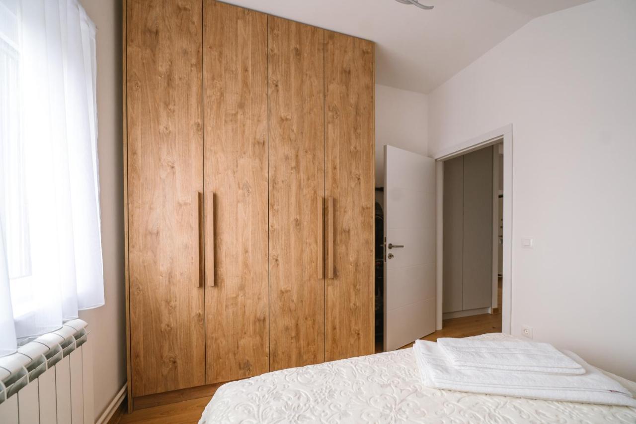 Mikonos Apartman Surčin Екстериор снимка